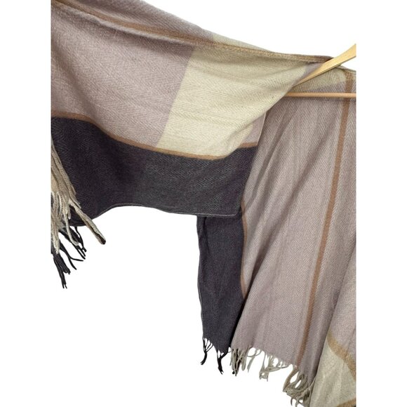 Woolrich Shawl Poncho Wrap OSFM Women Fringe Lagenlook Blanket Cottagecore Comfy - Picture 6 of 7